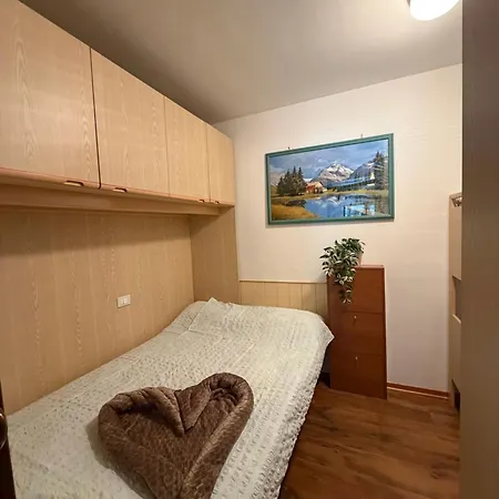 Garibaldi, Apartman *