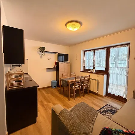 Garibaldi, Apartman *